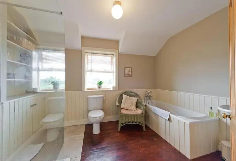 ２ベッドスイートルーム, Ash House Bed And Breakfast