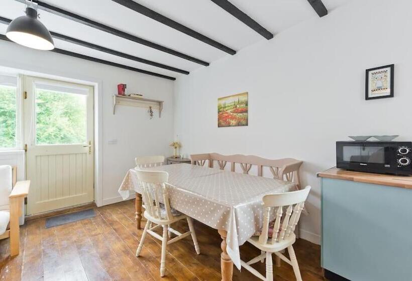 2ベッドルームアパートメント, Ash House Bed And Breakfast