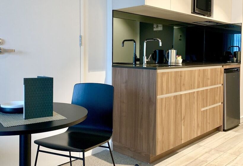 Студия Стандарт, Quest Burwood East