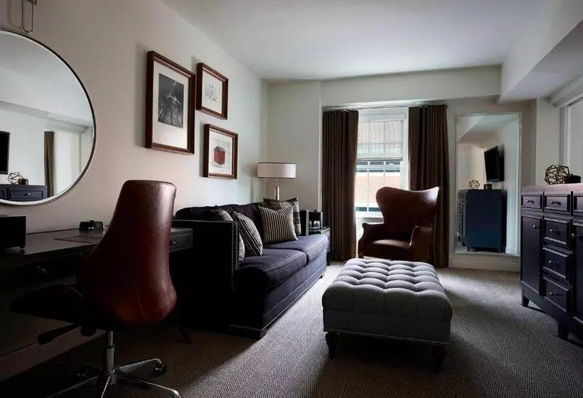キングサイズベッドのスイートルーム, College Park Marriott Hotel & Conference Center