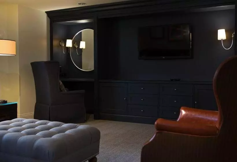 キングサイズベッドのスイートルーム, College Park Marriott Hotel & Conference Center