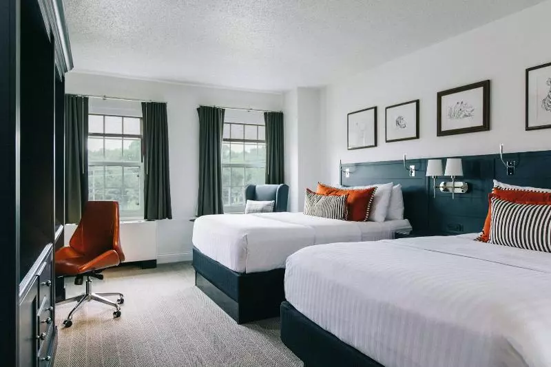身障者適用クイーンサイズベッドルーム, College Park Marriott Hotel & Conference Center