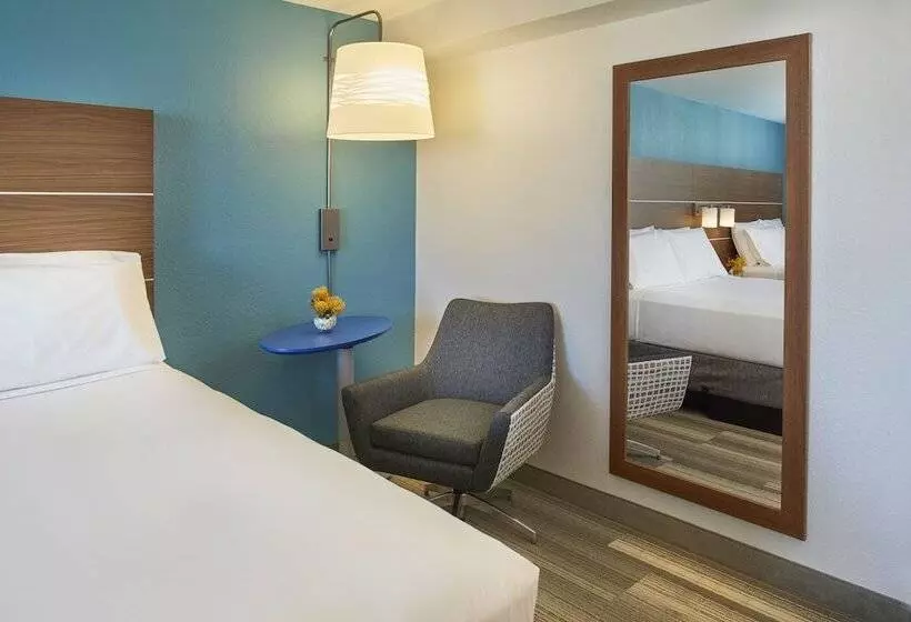 2ダブルベッドのスタンダードルーム, Holiday Inn Express Waikiki, An Ihg