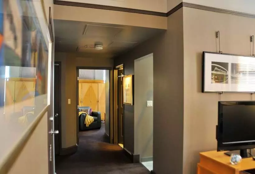 スイート, Magnolia Hotel Downtown Dallas