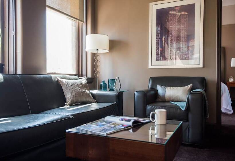 جناح, Magnolia Hotel Downtown Dallas