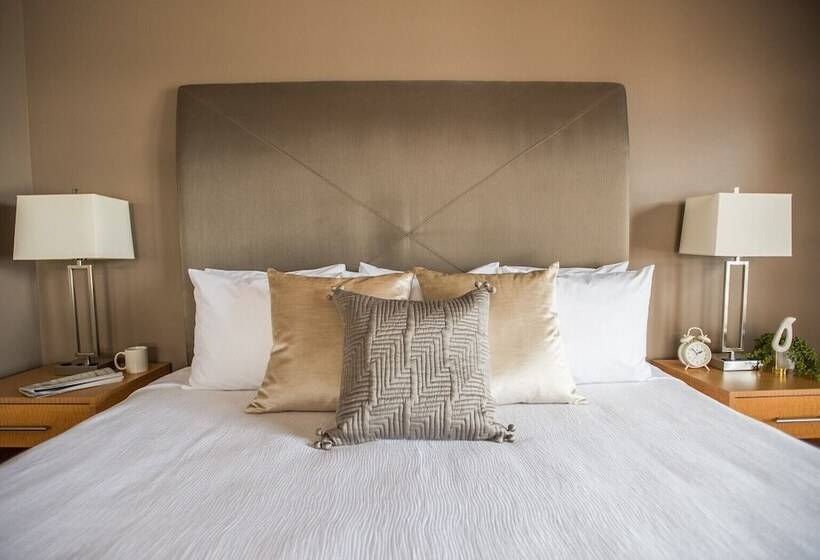 جناح, Magnolia Hotel Downtown Dallas