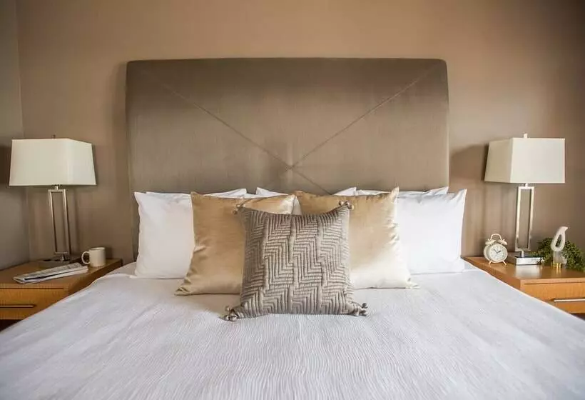 スイート, Magnolia Hotel Downtown Dallas