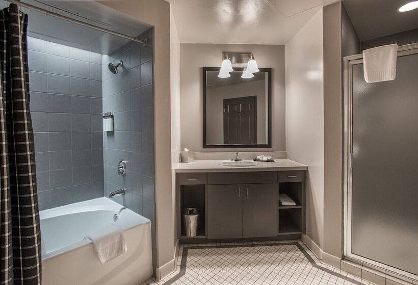 스위트, Magnolia Hotel Downtown Dallas