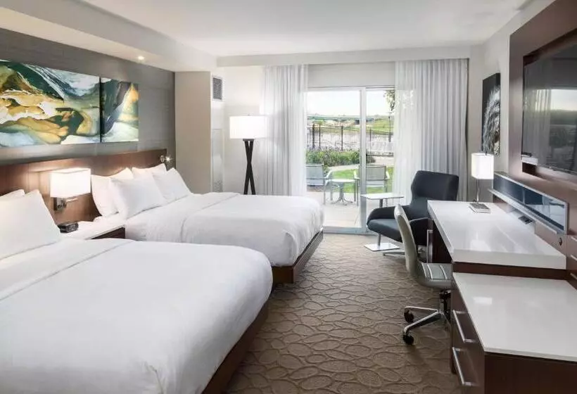 クイーンサイズベッドのスタンダードルーム, South Sioux City Marriott Riverfront