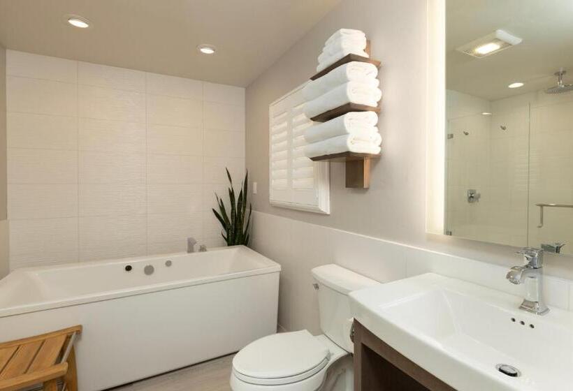 חדר דחוקס עם מיטת קינג, Marina Beach Motel