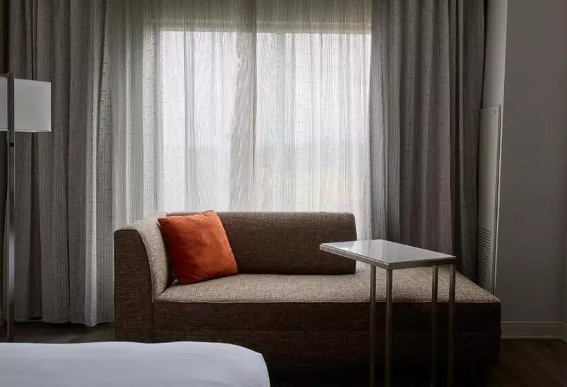 身障者適用キングサイズベッドルーム, Meadowview Marriott Conference Resort And Convention Center