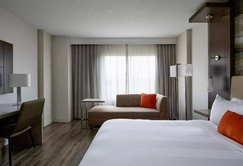 身障者適用キングサイズベッドルーム, Meadowview Marriott Conference Resort And Convention Center