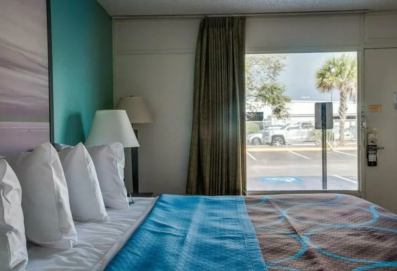 Deluxe-huone King-vuode, Super 8 By Wyndham St. Petersburg