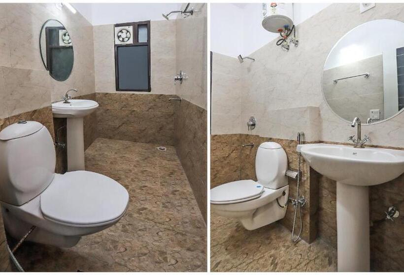 Quarto Deluxe, Vizima Palace   Near Wave City Center Metro Station