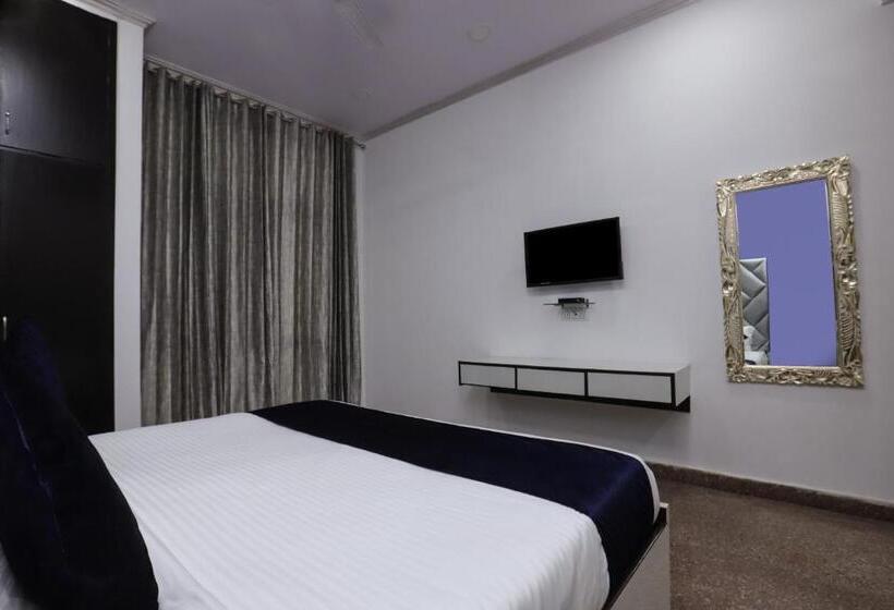 Suíte, Vizima Palace Near Wave City Center Metro Station