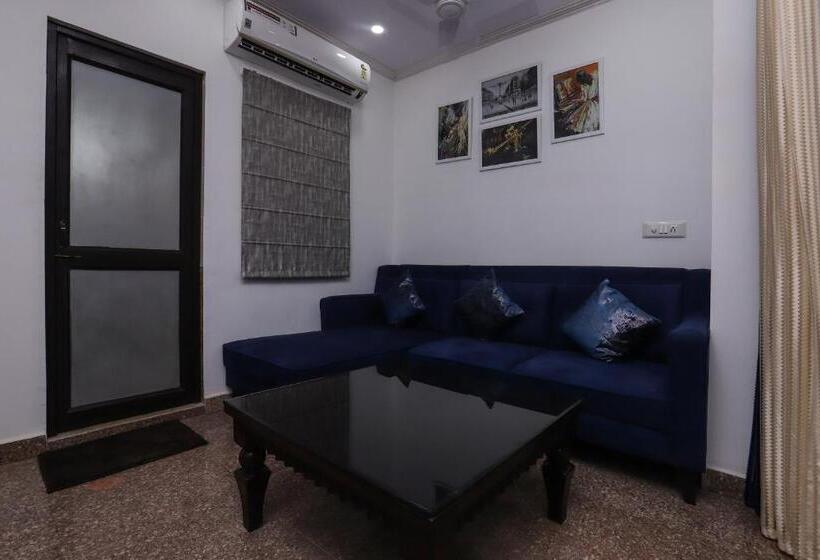 Suite com Varanda, Vizima Palace   Near Wave City Center Metro Station