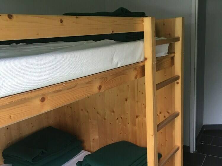 ルームシェアのワンベッド, Refuge Des étangs De Bassiès   Hostel