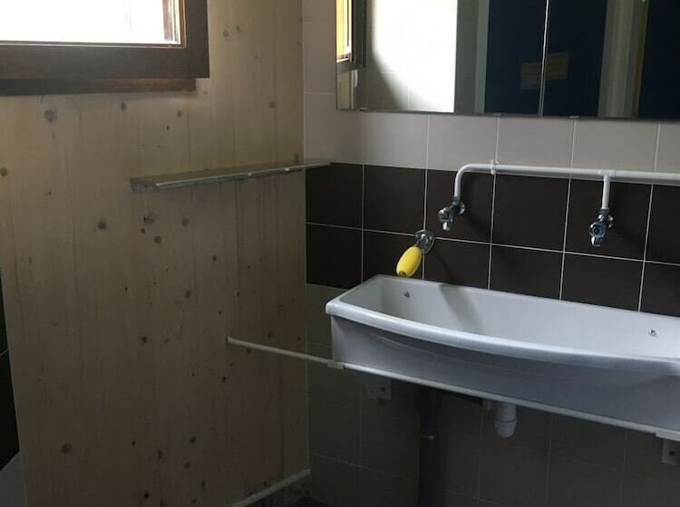 ルームシェアのワンベッド, Refuge Des étangs De Bassiès   Hostel