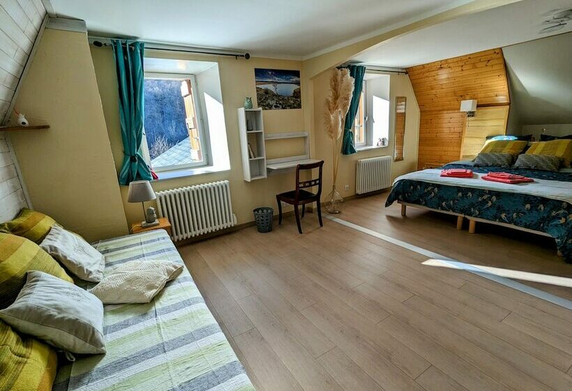 غرفة بريميوم ثلاثية, Chambres D Hôtes Le Lepadou Bas