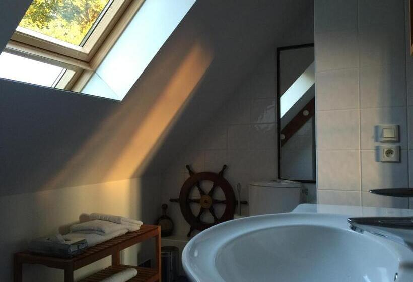 Номер Стандарт Вид на Сад, Beauchamps Maison D'hotes