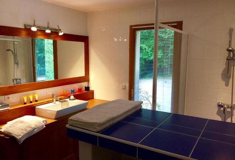 Люкс Вид на Сад, Beauchamps Maison D'hotes