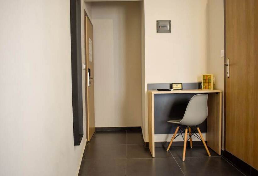 디럭스 룸 도시 전망, Entelia