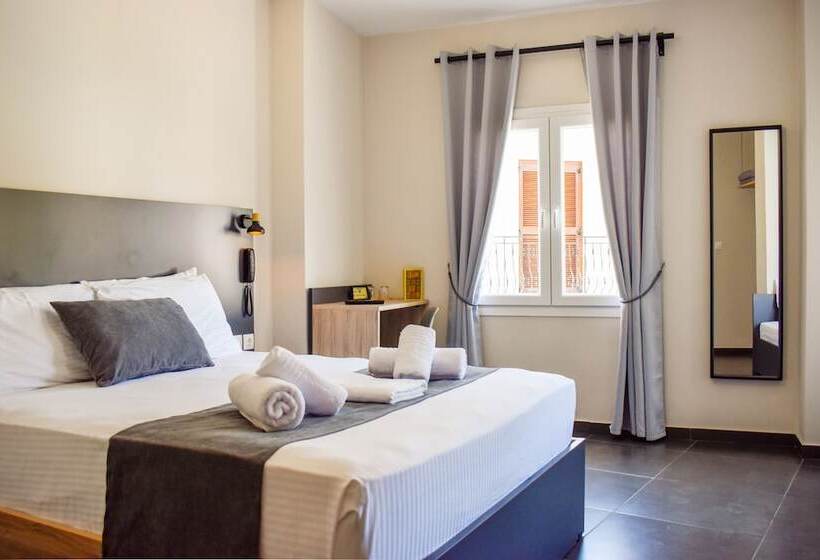 디럭스 트리플 룸, Entelia