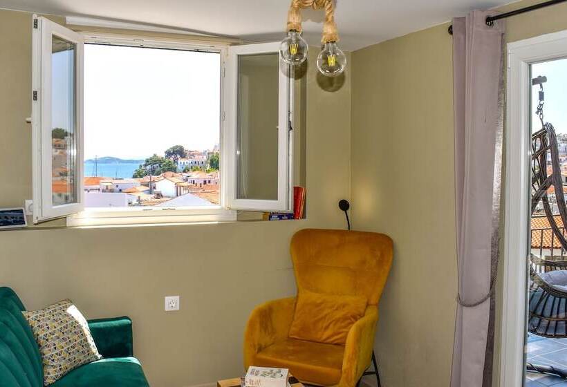 주니어 스위트 바다 전망, Entelia