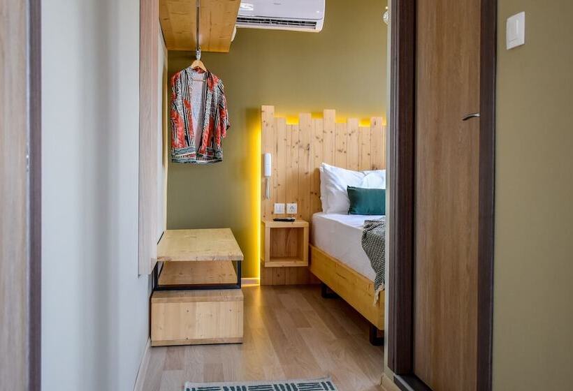 주니어 스위트 바다 전망, Entelia