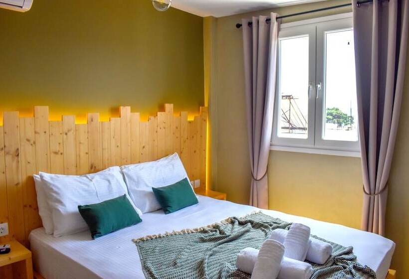 주니어 스위트 바다 전망, Entelia