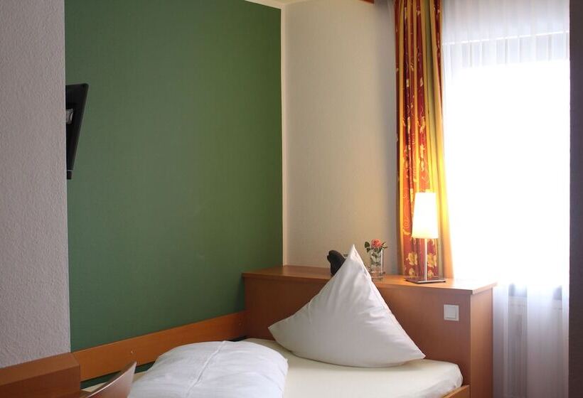 컴포트 싱글 룸, Haußler