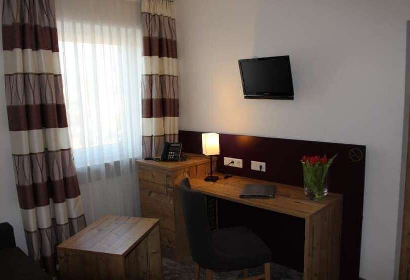 주니어 스위트 발코니, Haußler