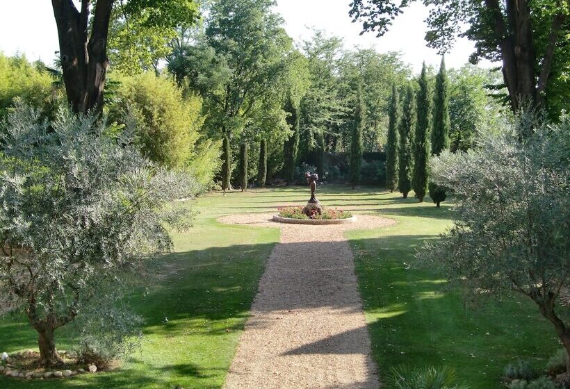 جناح ملكى, Château Rieutort