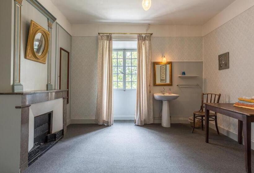 ファミリールーム, Domaine De L'amiral