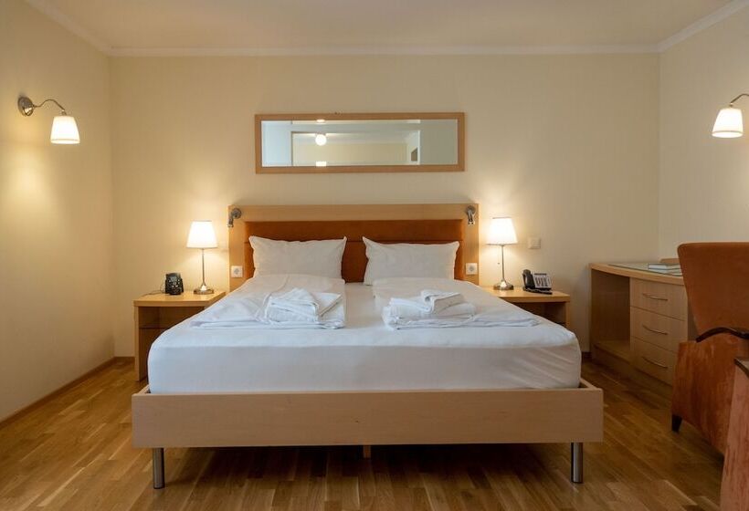 Номер Deluxe, Rose