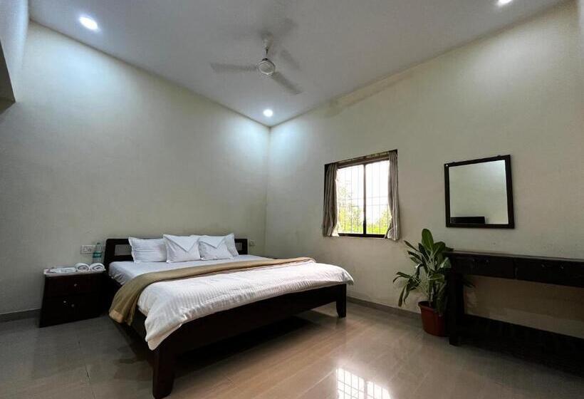 Номер Стандарт, Surve Natures Resort Chiplun