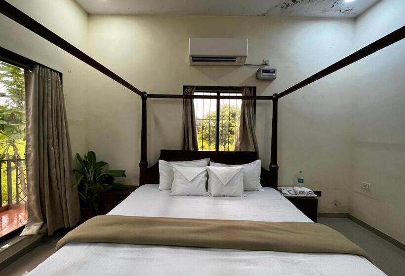 Номер Deluxe, Surve Natures Resort Chiplun