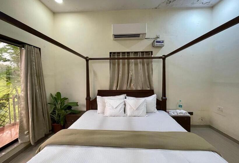 Номер Deluxe, Surve Natures Resort   Chiplun