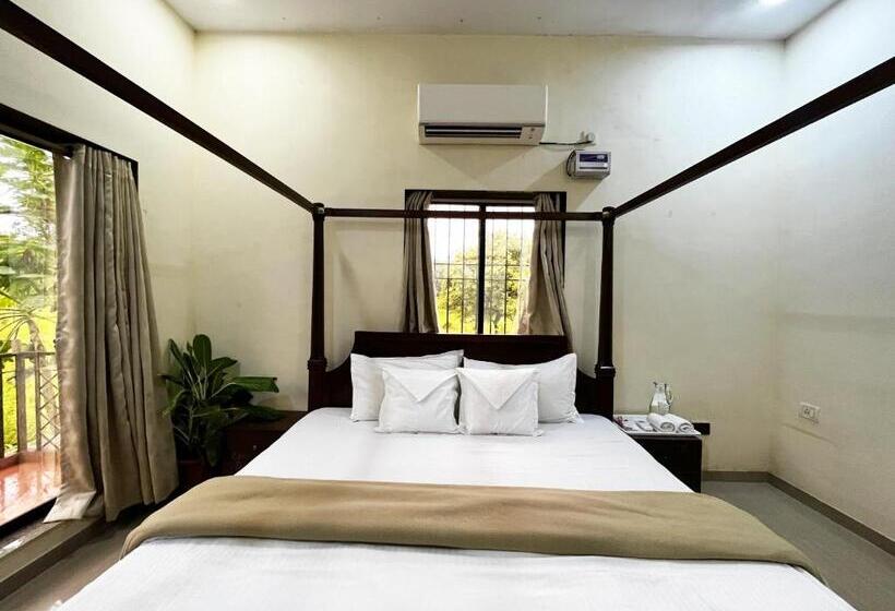 Номер Deluxe, Surve Natures Resort Chiplun