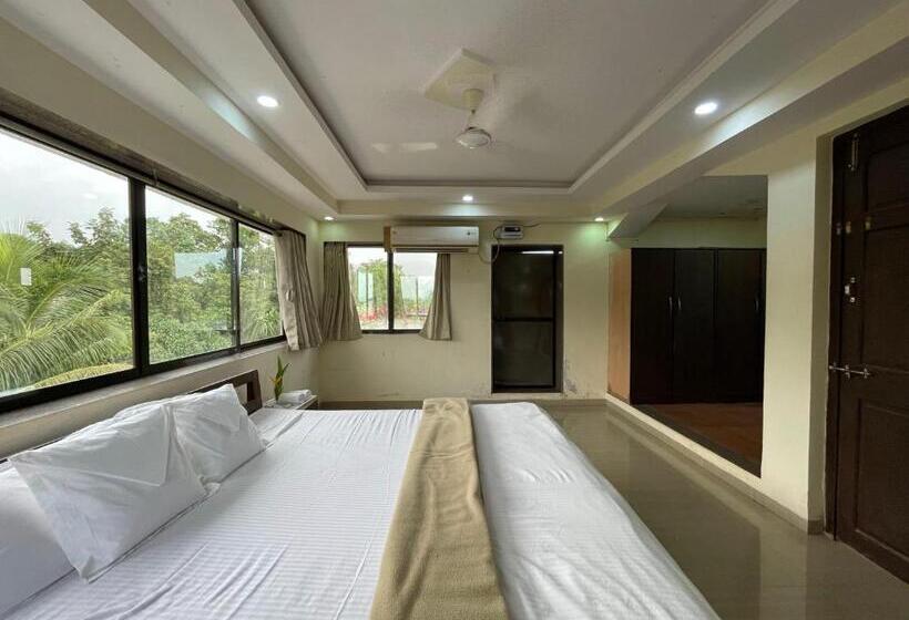 Номер Deluxe, Surve Natures Resort   Chiplun