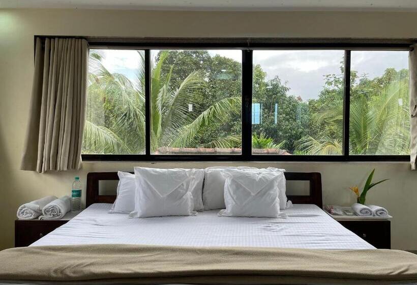 Номер Deluxe, Surve Natures Resort Chiplun