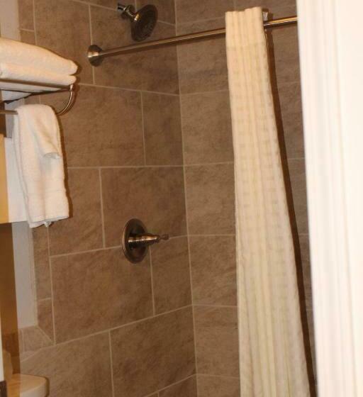 غرفه قياسيه سريرين مزدوجين, Best Western Plus Concord Inn