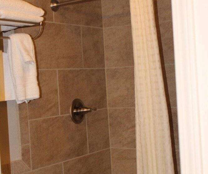 غرفه قياسيه سريرين مزدوجين, Best Western Plus Concord Inn