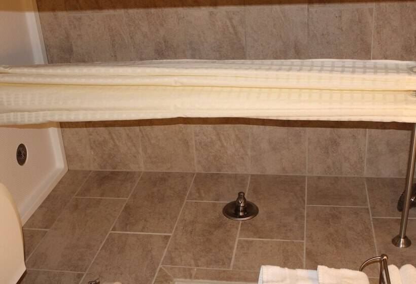 غرفه قياسيه سريرين مزدوجين, Best Western Plus Concord Inn