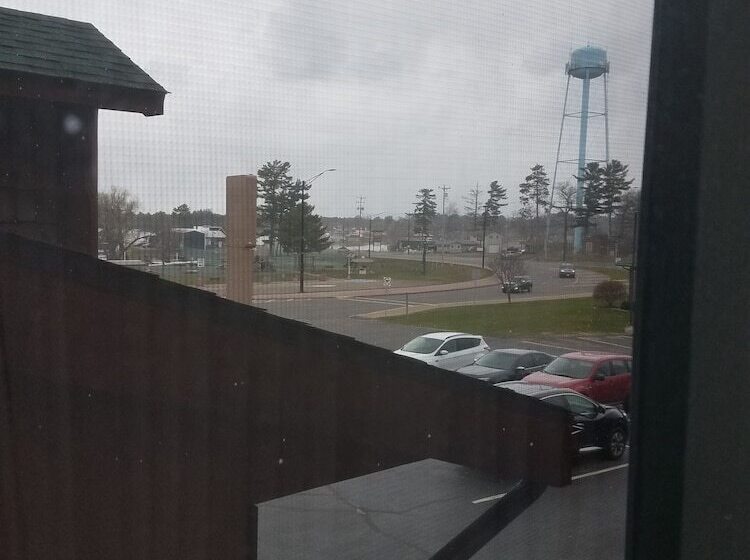 غرفه قياسيه سريرين مزدوجين, Best Western Plus Concord Inn