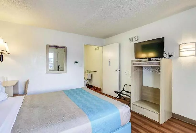 اتاق استاندارد با تخت بزرگ, Motel 6 Coos Bay, Or