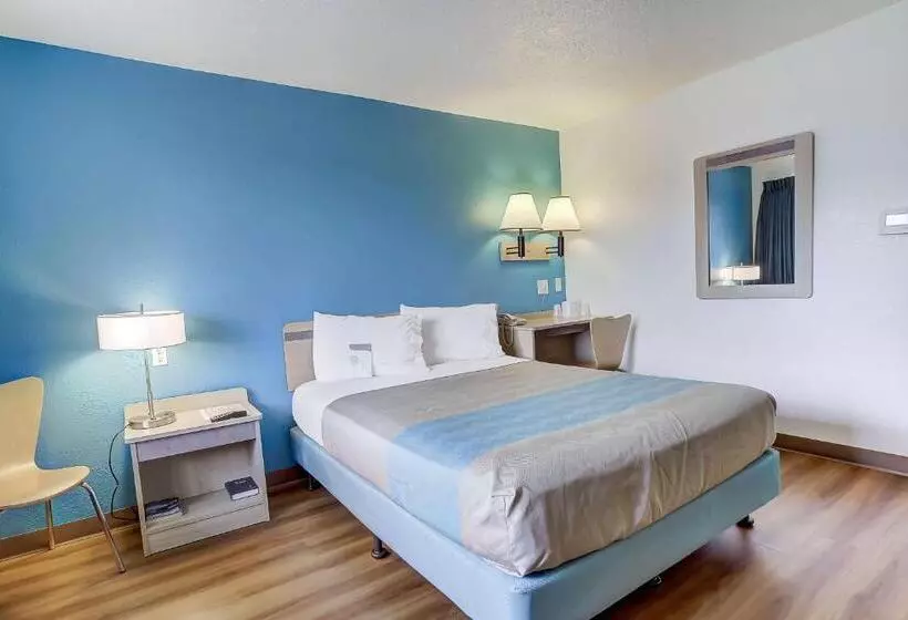 اتاق استاندارد با تخت بزرگ, Motel 6 Coos Bay, Or