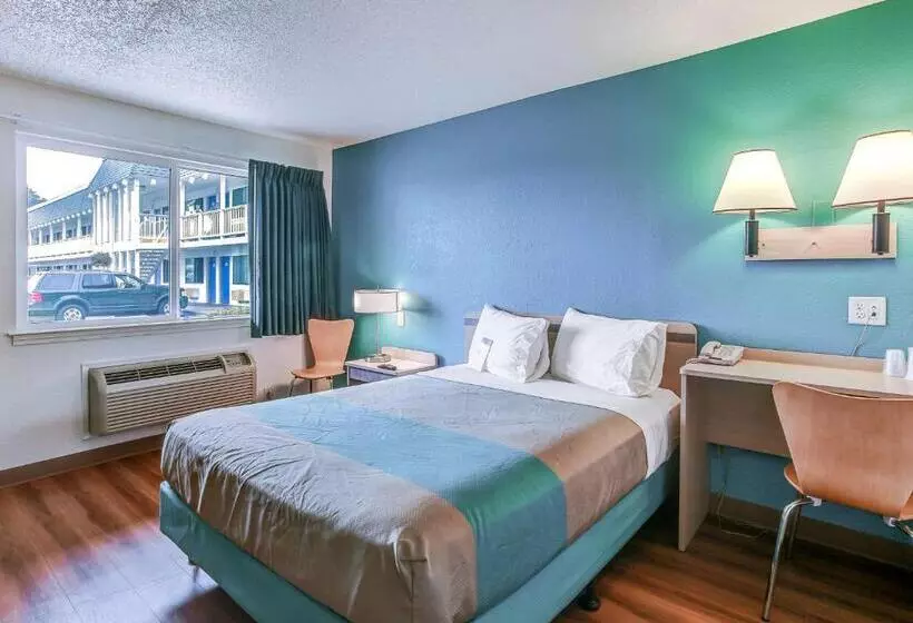 اتاق لوکس با تخت بزرگ, Motel 6 Coos Bay, Or