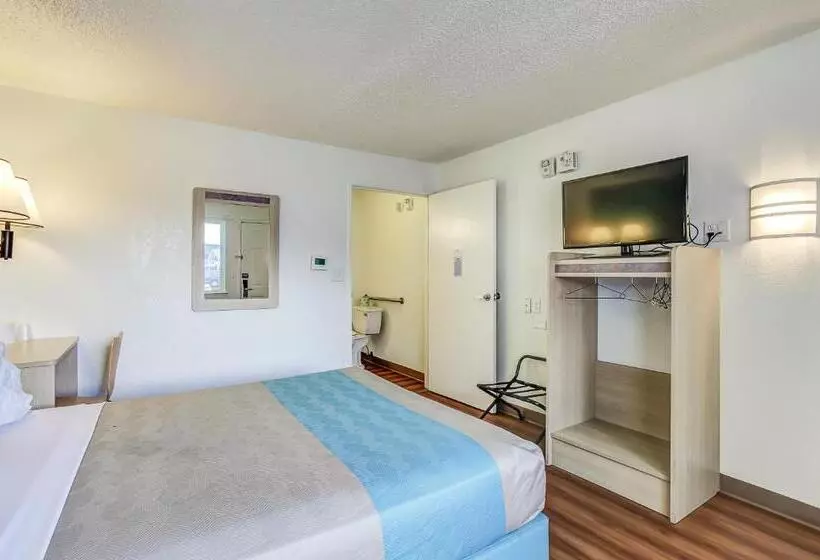 اتاق لوکس با تخت بزرگ, Motel 6 Coos Bay, Or