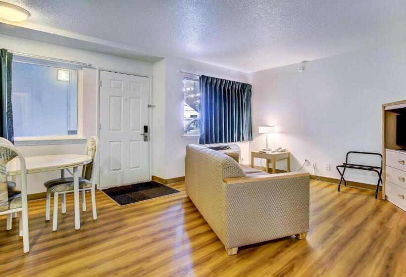 جناح, Motel 6 Coos Bay, Or